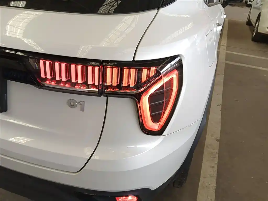 Lynk & Co 01 2019 2.0T 2WD Pure Version China VI фото 8