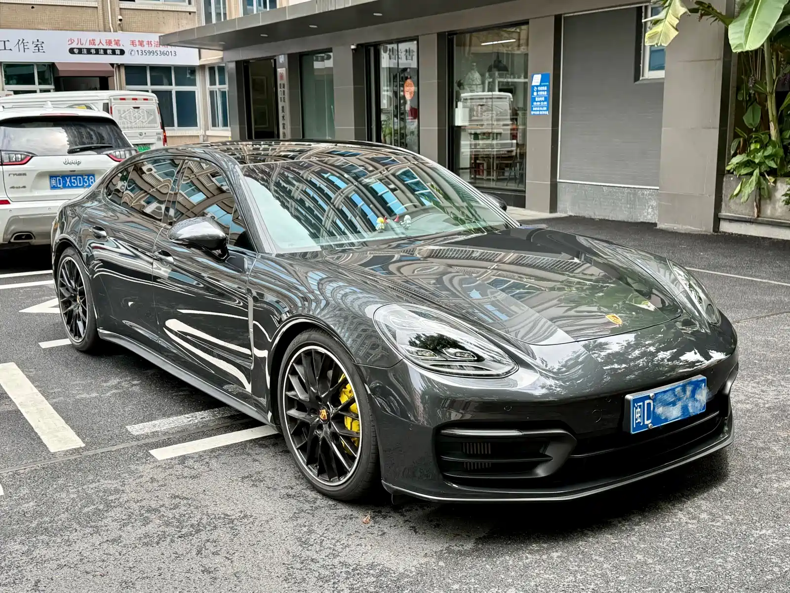 صورة 3 - Porsche Panamera