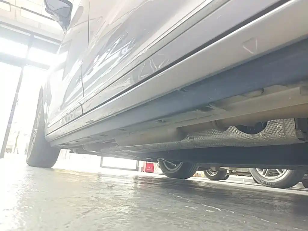 Roewe iMAX8 EV 2024 2025 1.5T DMH Land Luxury Edition