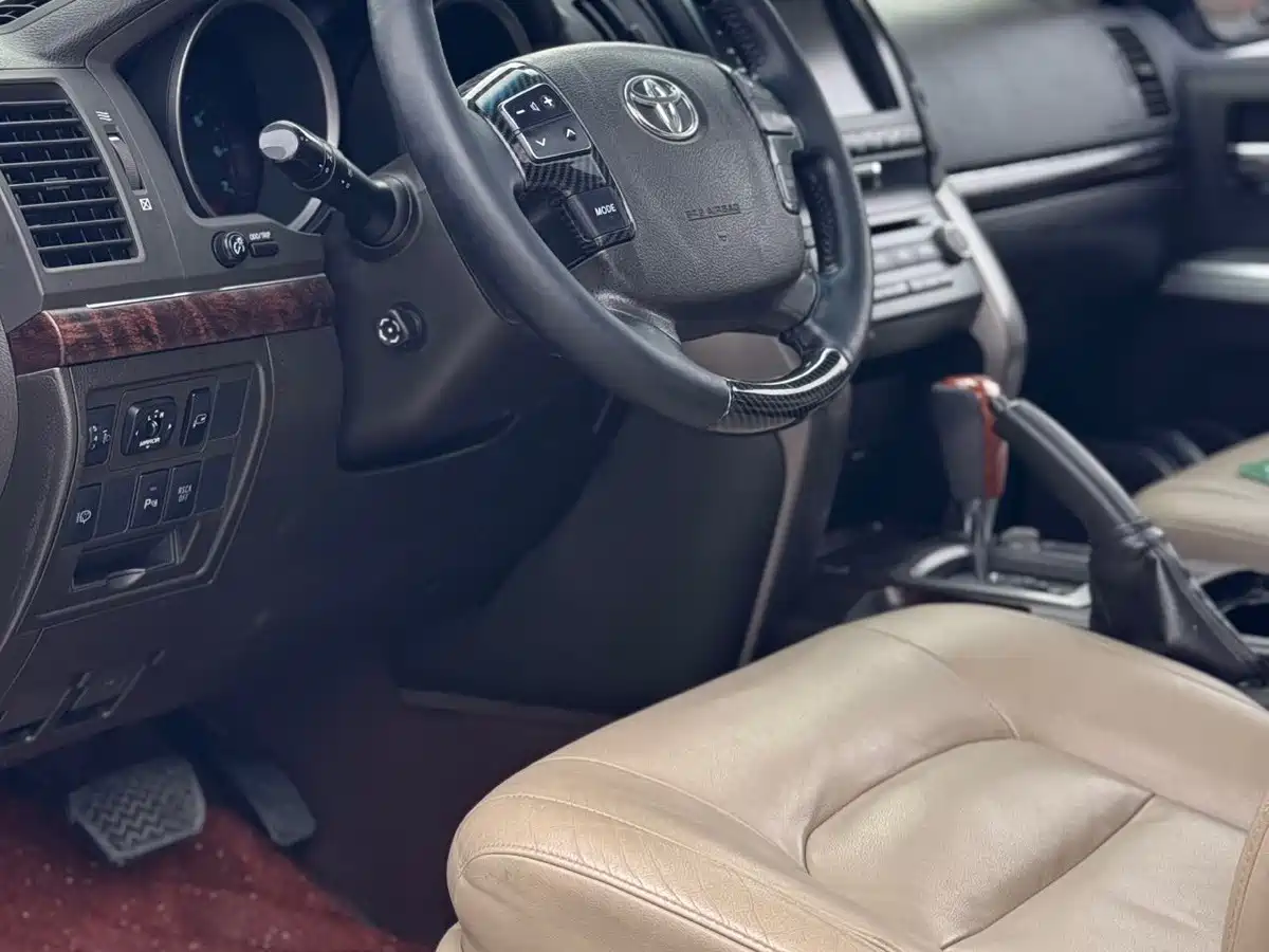 Toyota Land Cruiser 2011 2010 Model 4.7L Automatic VX