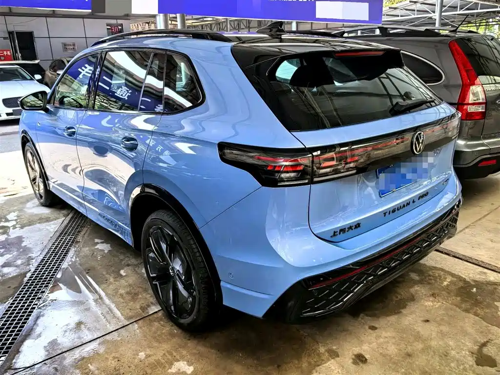 Volkswagen Tiguan L 2024 PRO 380TSI 4WD R-Line Premium Edition фото 8