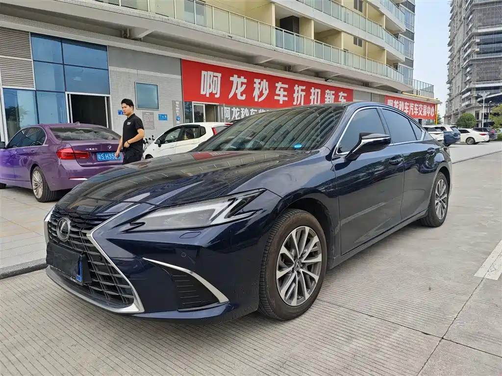 Lexus ES 2025 2025 200 Ultimate Edition
