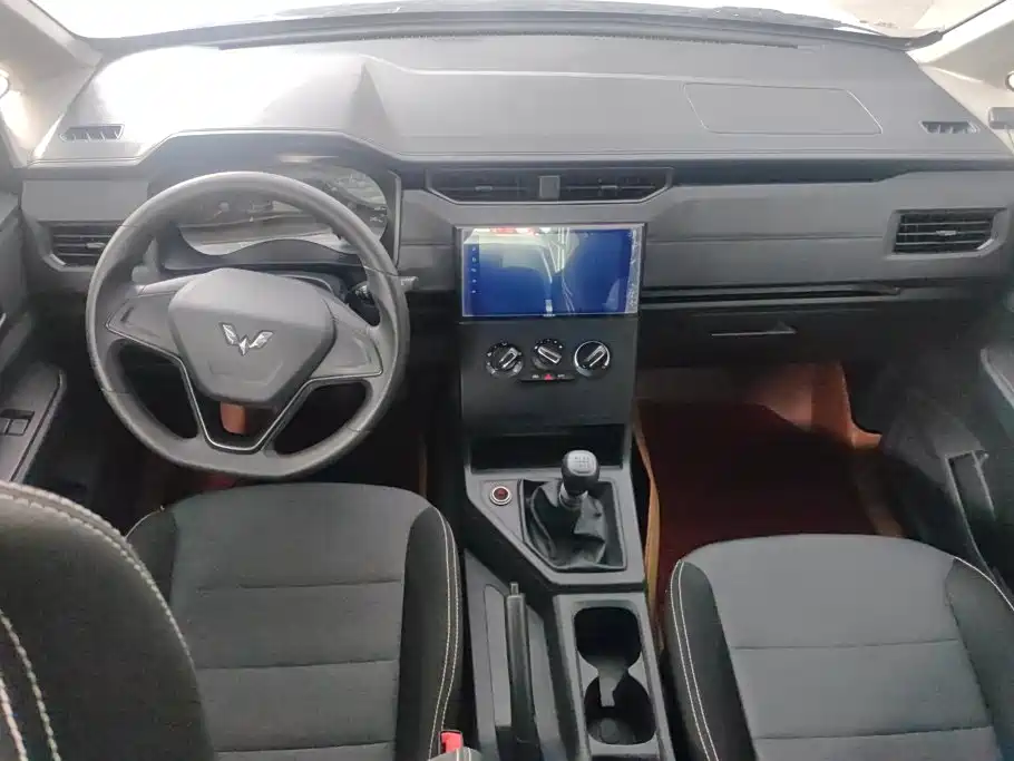 Wuling Motors Wuling Hongguang PLUS 2020 2020 1.5L Manual Standard 5-seater