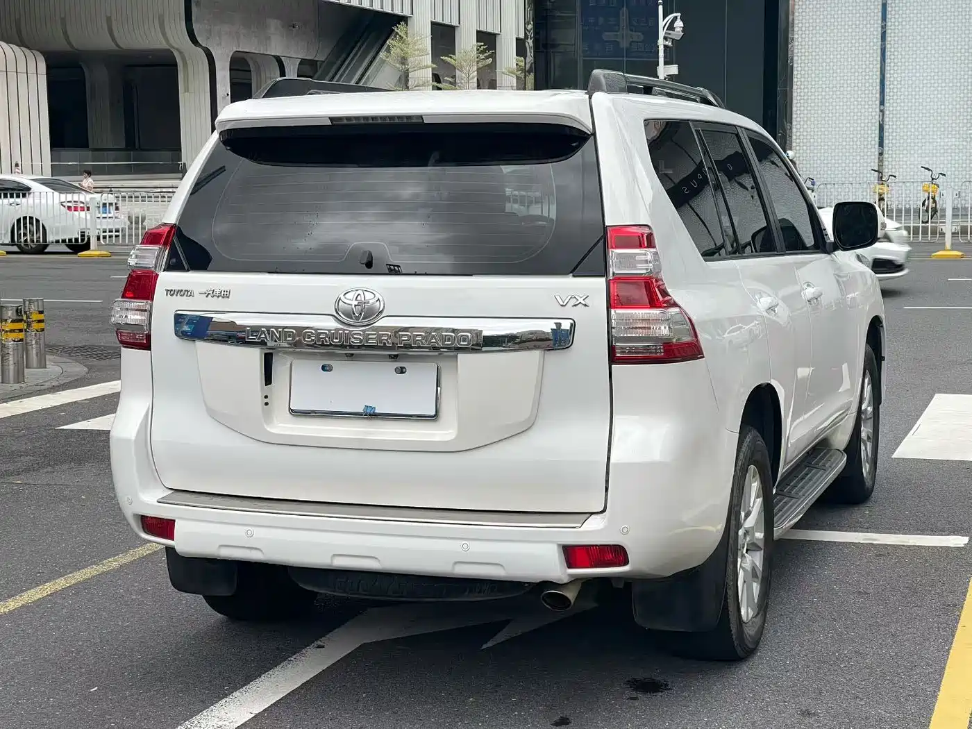 Фото 10 - Toyota Prado