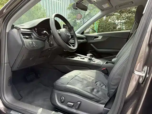 Audi A4L 2017 Plus 45 TFSI quattro Style — фото 4