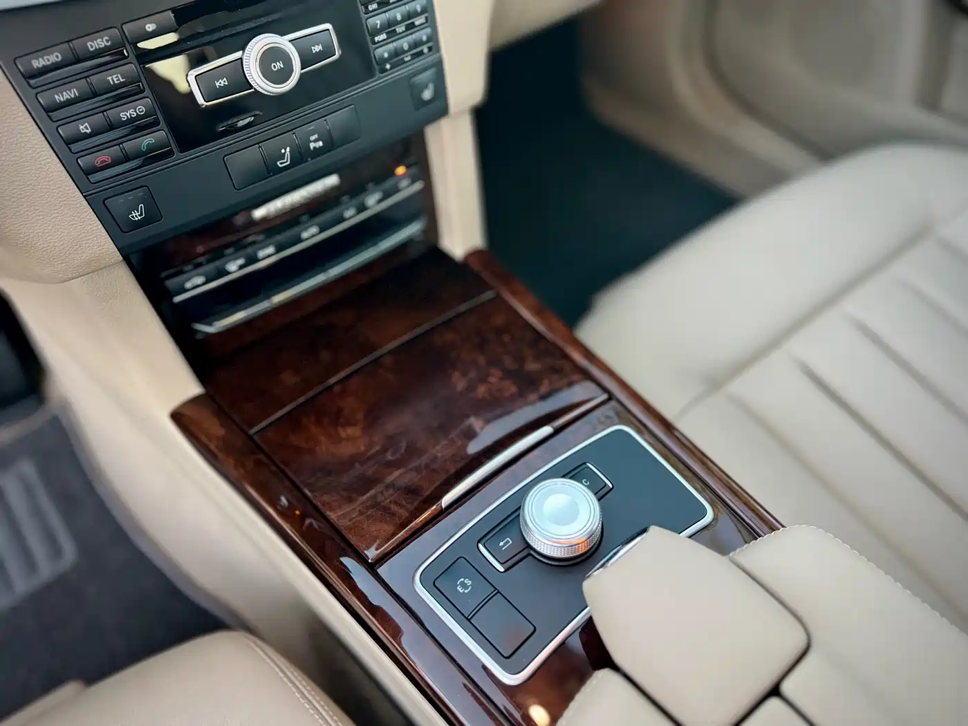 Mercedes-Benz E-Class 2011 E 300 L Elegance фото 16