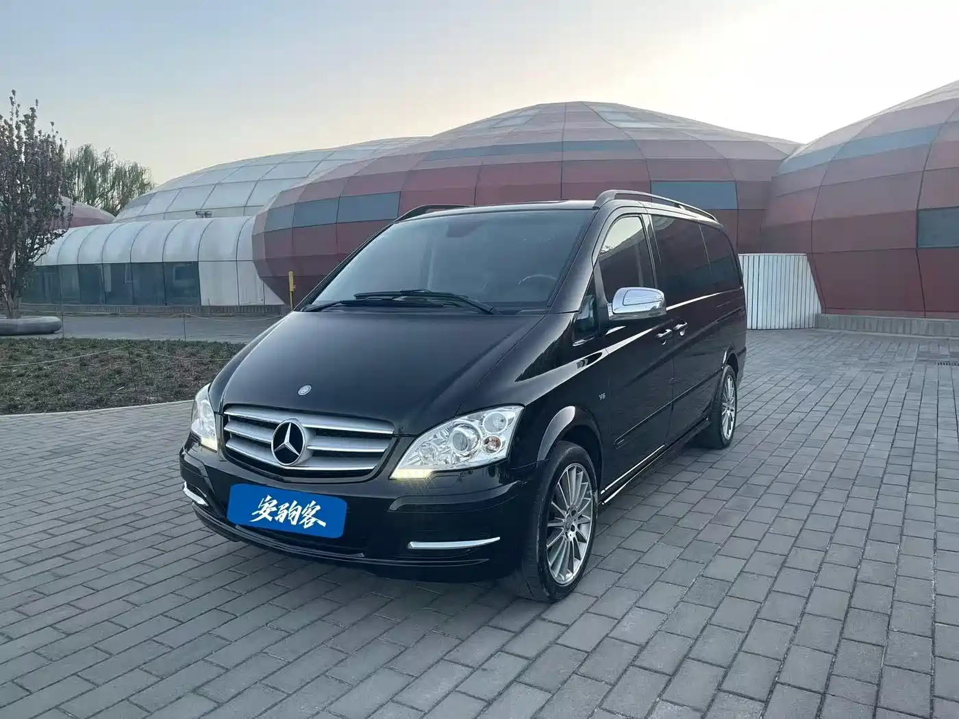 Mercedes-Benz Viano (Import) 2011 3.5L 125th Anniversary Edition 7-Seater