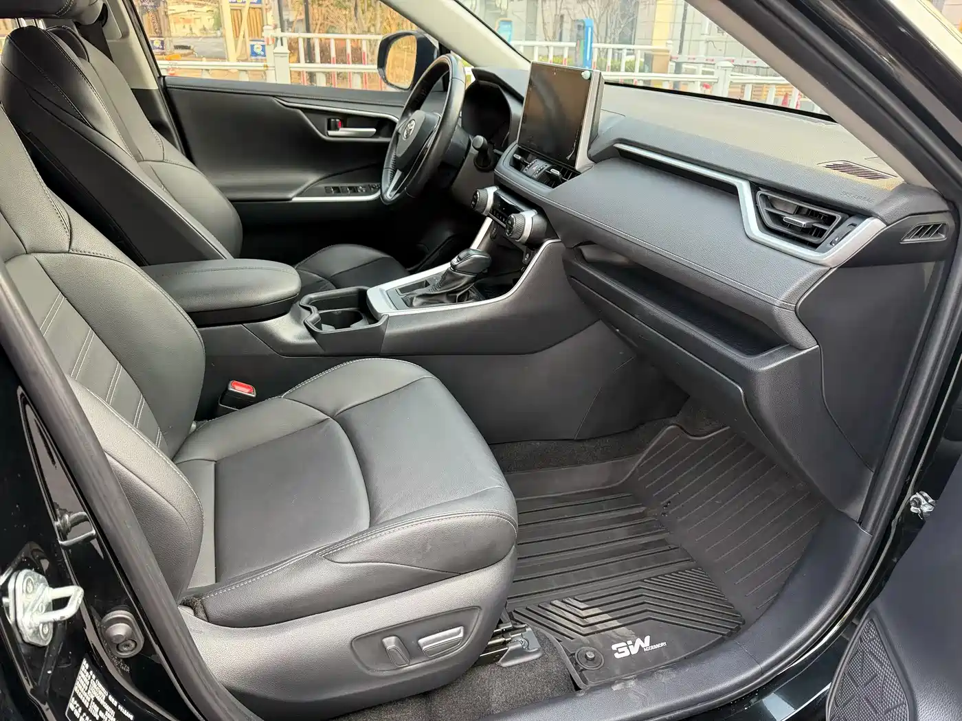Toyota Wildlander 2022 2.0L CVT 2WD Knight Edition фото 6