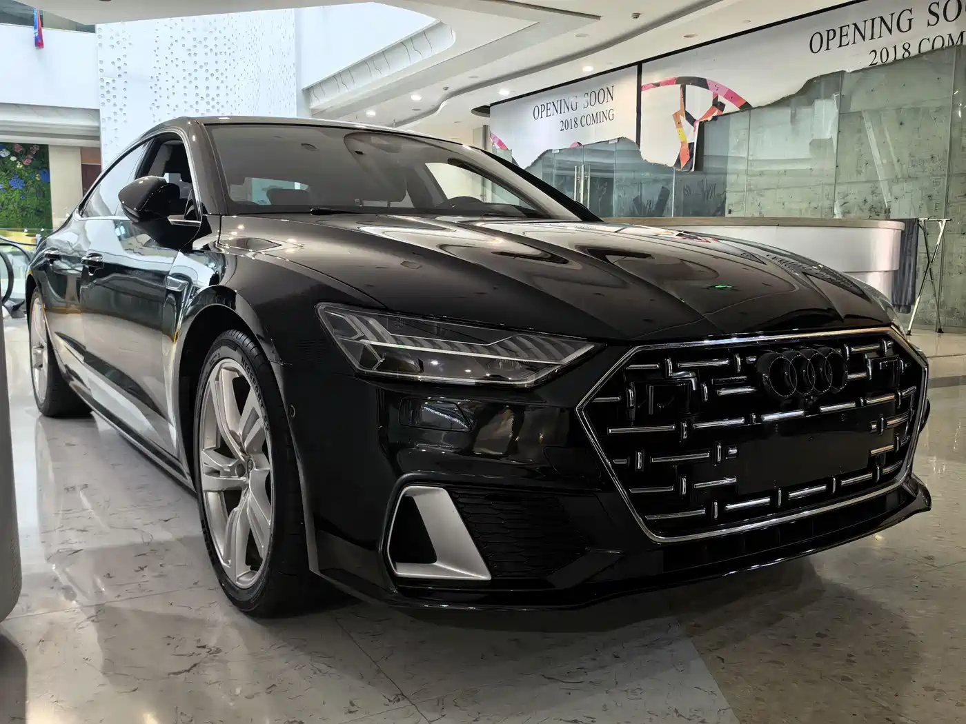 Photo 3 - Audi A7L