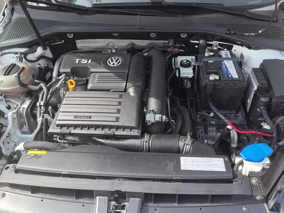 Volkswagen Golf 2017 230TSI Auto Comfort Millionth Anniversary Edition фото 10