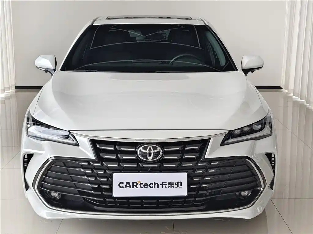 Toyota Avalon 2023 2.0L Luxury Edition фото 2