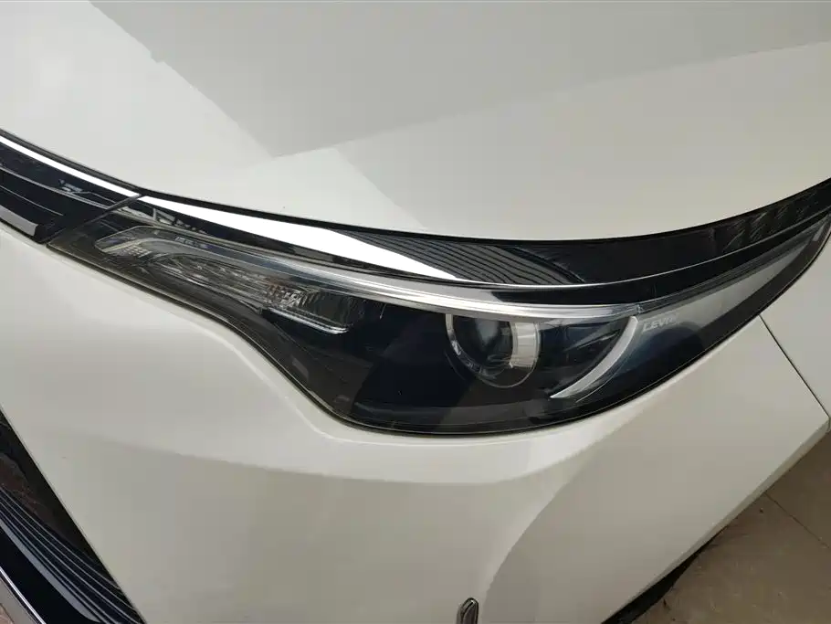 Toyota Levin 2018 185T CVT Premium Edition China V фото 5
