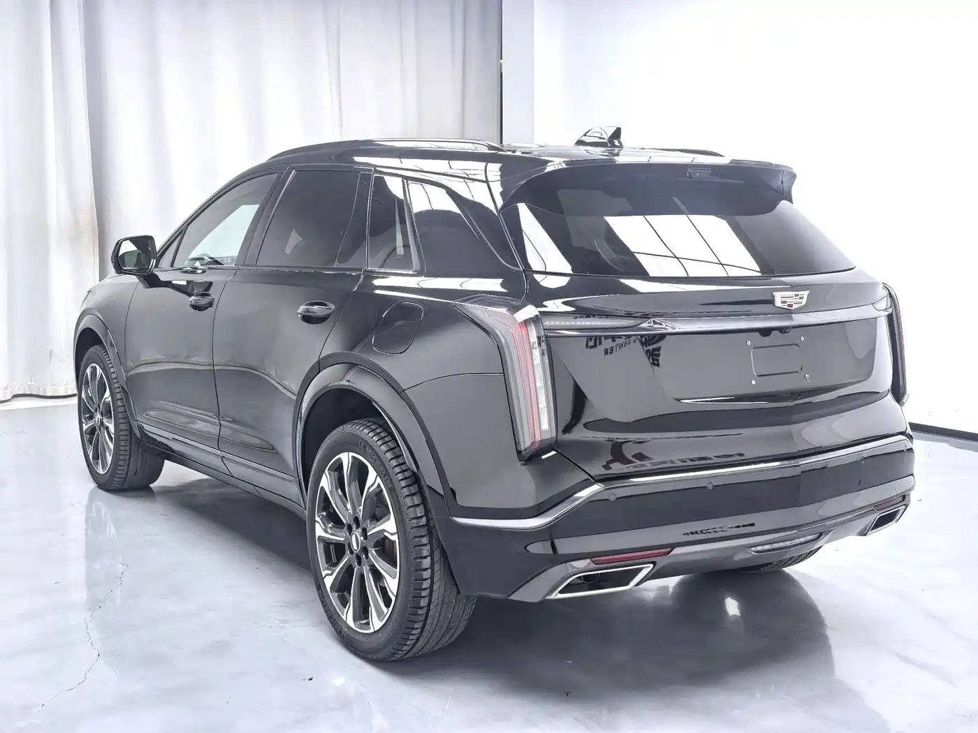 Фото 4 - Cadillac XT5