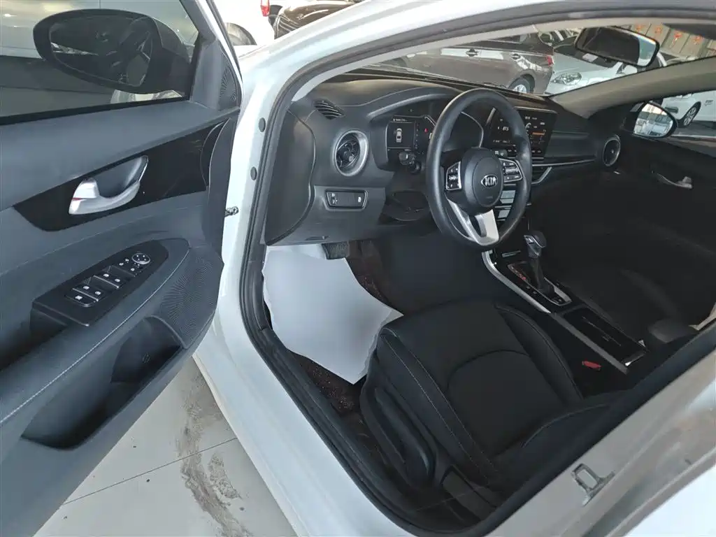 Kia K3 2021 1.5L CVT Fashion Edition фото 13