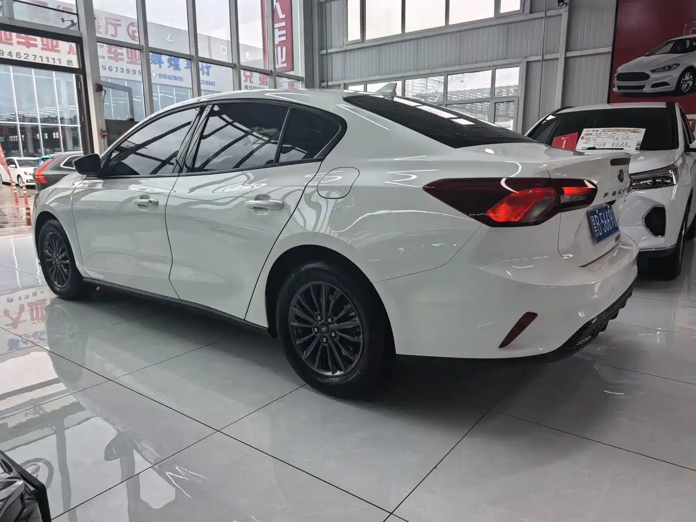 Ford Focus 2023 2022 Sedan EcoBoost 180 Auto Speed Edition