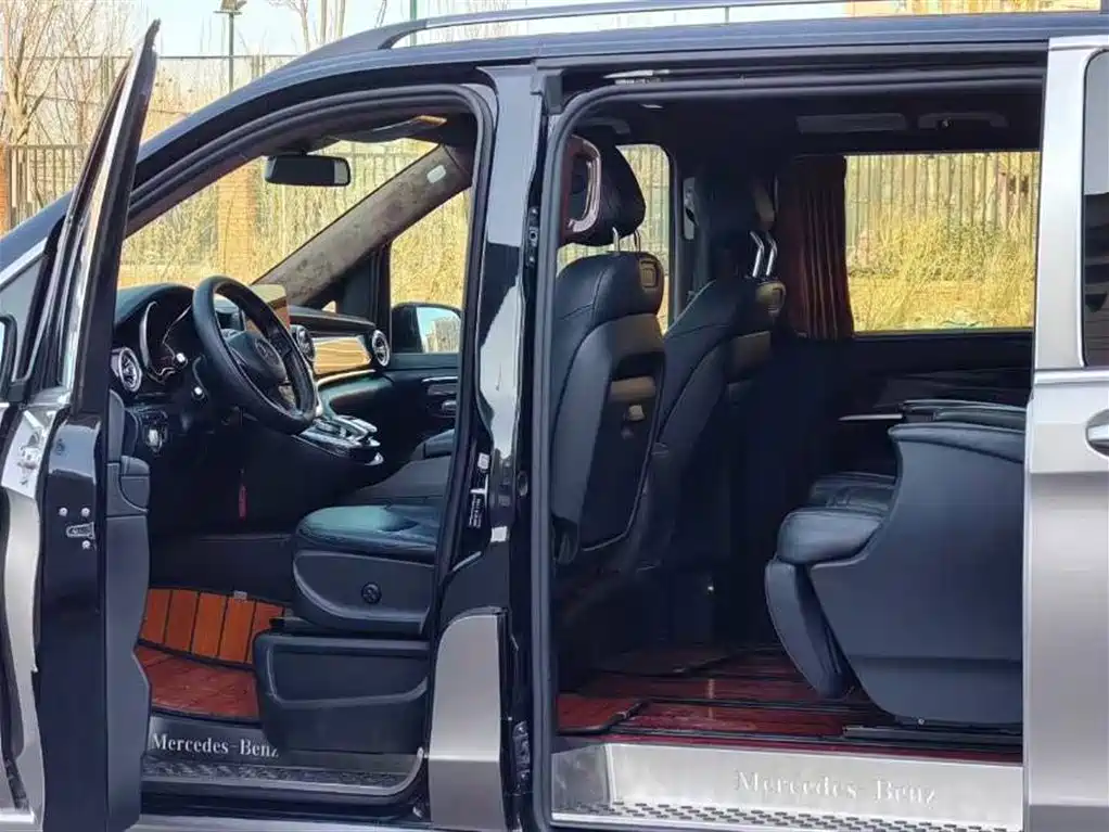Mercedes-Benz V-Class 2018 V 260 L Premium Long Version China V фото 7