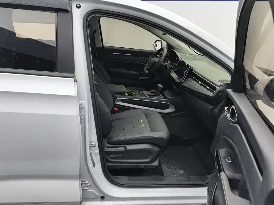 Baojun RM-5 2021 2019 1.5T CVT 24-hour Online Elite 6-seater