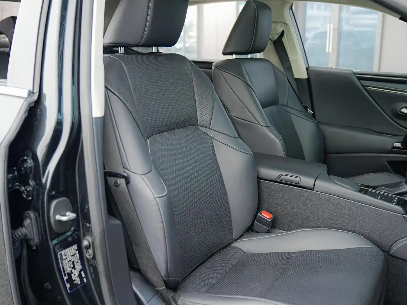 Lexus ES 2021 300h Luxury Edition фото 12