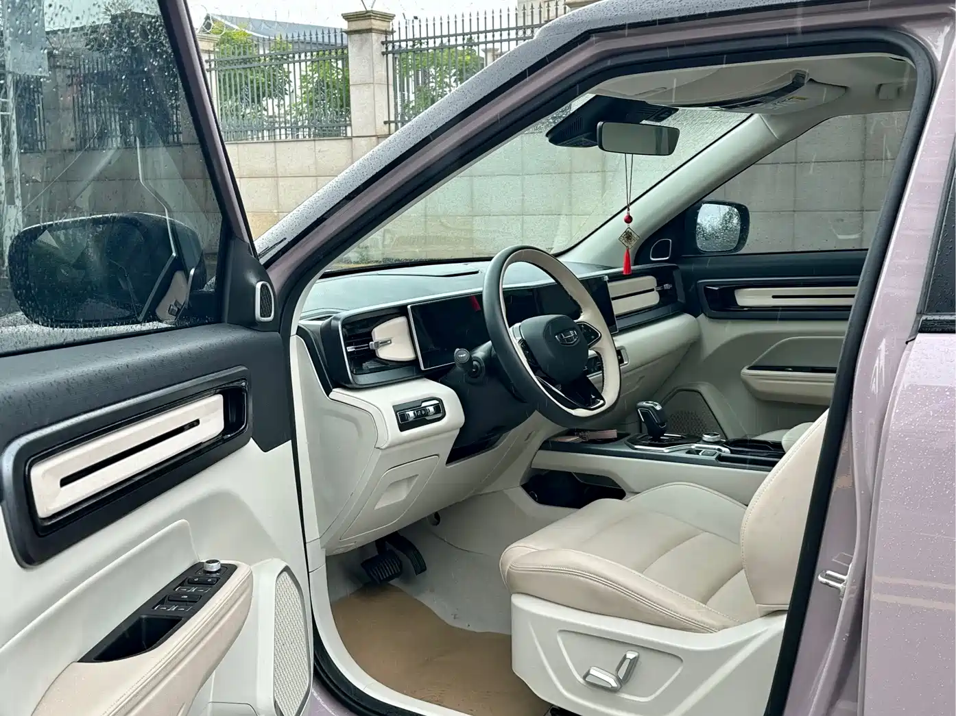 Geely ICON 2024 2025 Linglong 1.5TD Golden Joy Edition