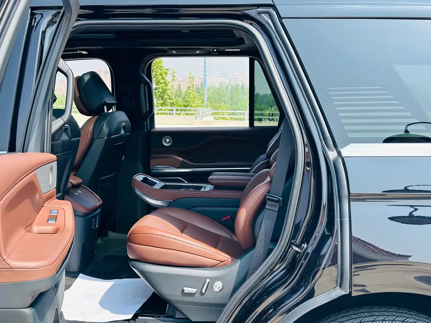 Фото 19 - Lincoln Navigator