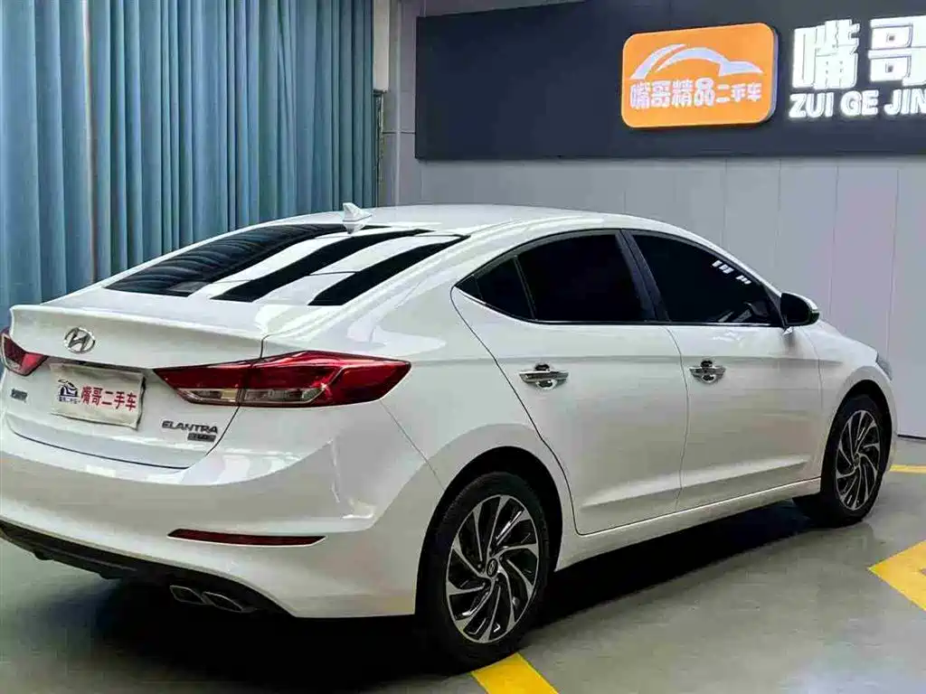 Hyundai Elantra 2020 1.4T DCT Dynamic·Vitality фото 7