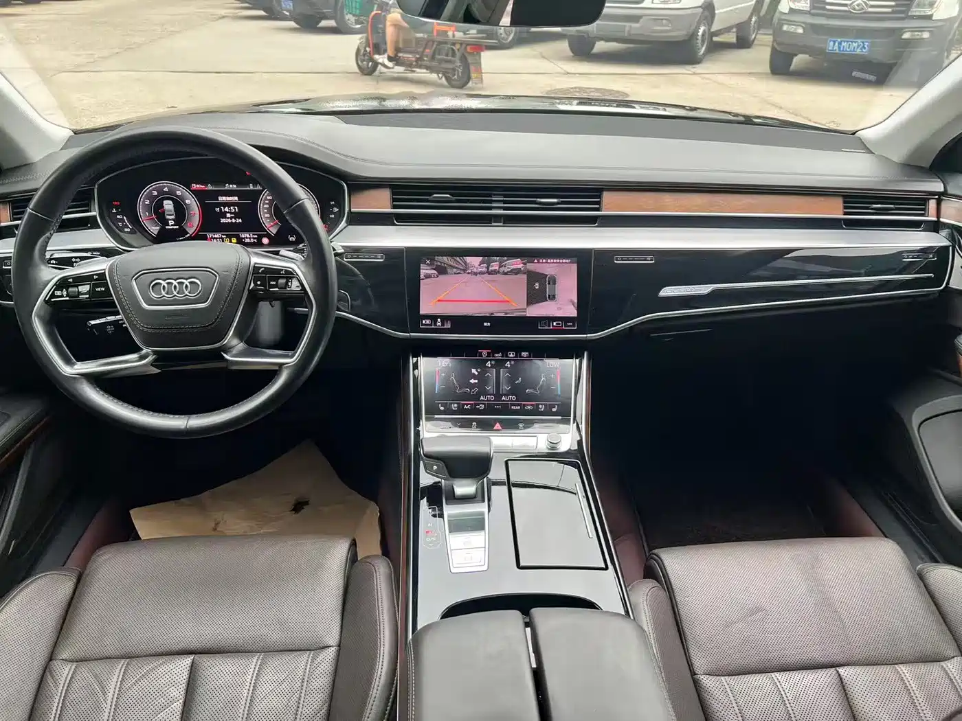 Фото 5 - Audi A8