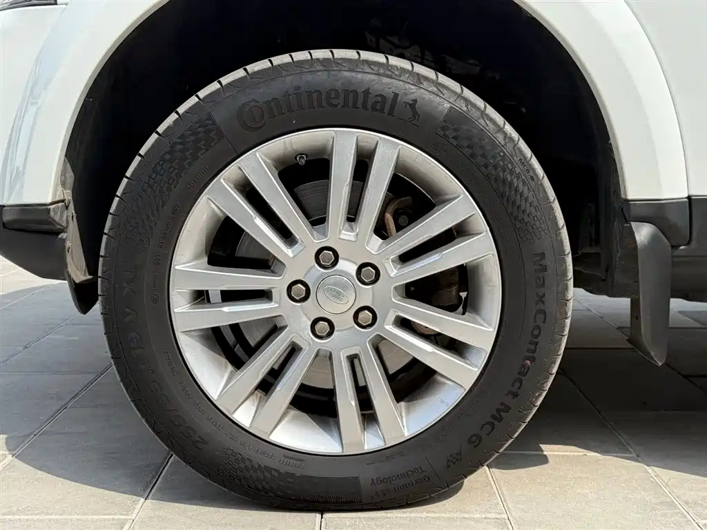 Land Rover Discovery 2015 3.0 SDV6 HSE Diesel фото 13