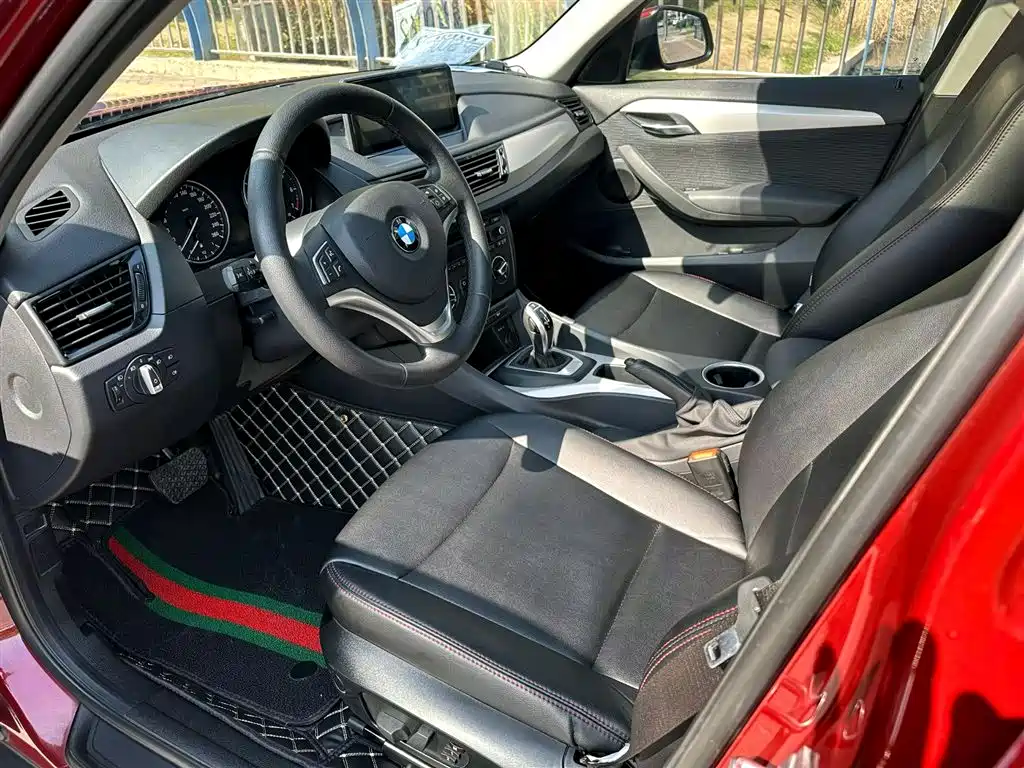 BMW X1 2014 sDrive18i Fashion Edition фото 6