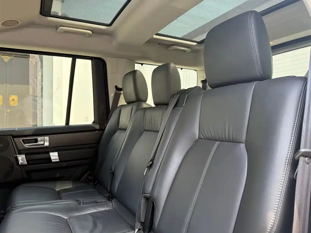 Land Rover Discovery 2015 3.0 SDV6 HSE Diesel фото 34