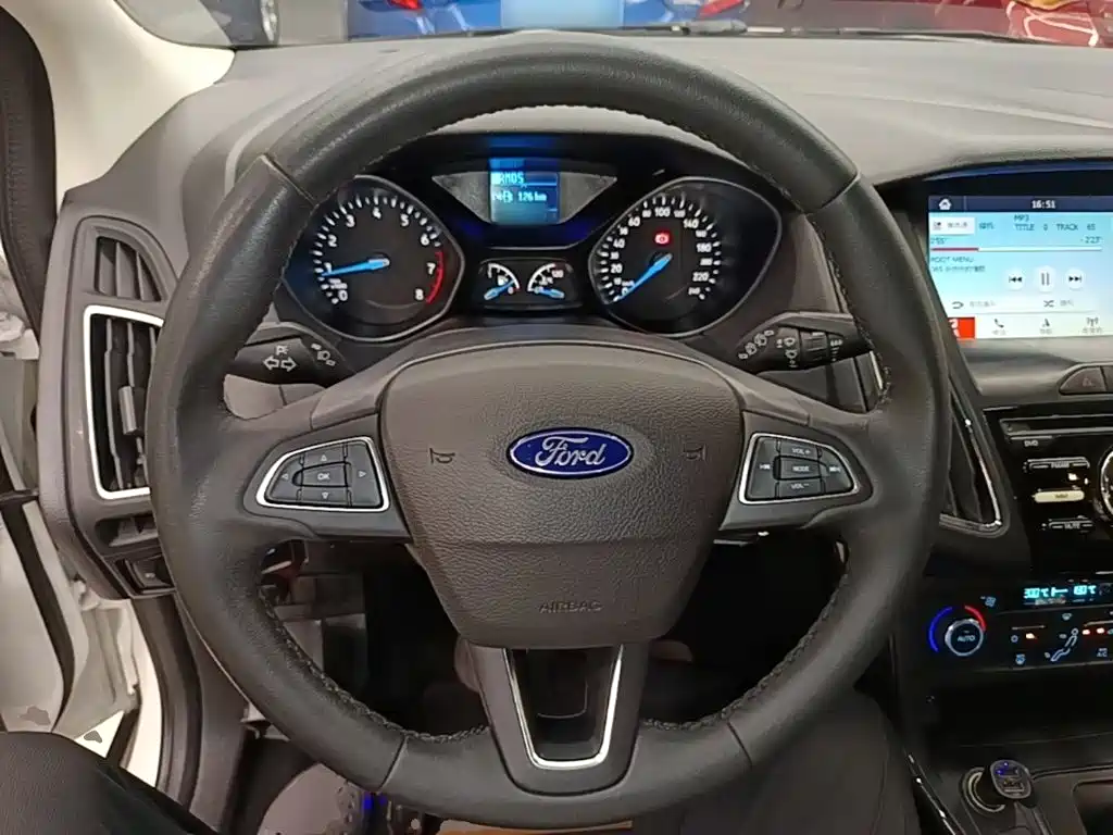 Фото 11 - Ford Focus