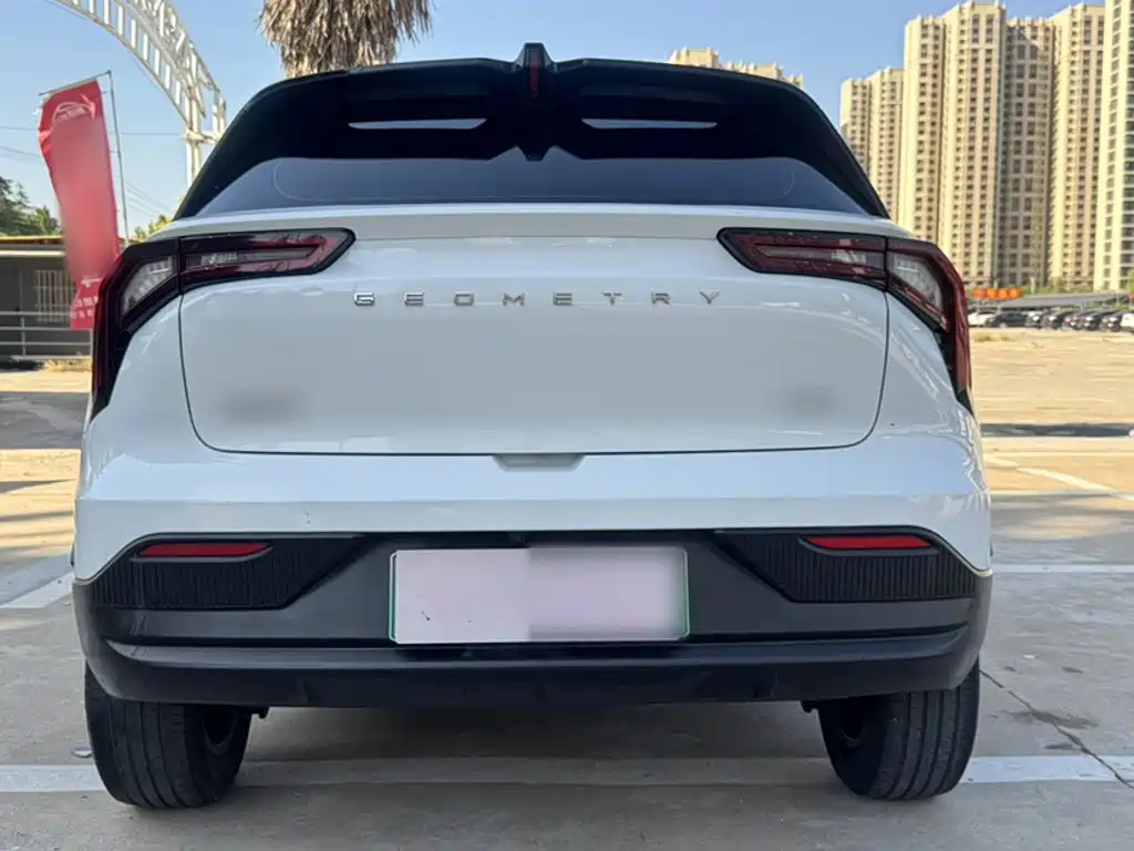 Фото 24 - Geely Geometry E Firefly