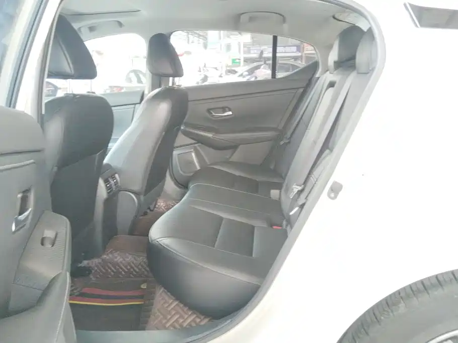 Nissan SYLPHY, миниатюра 11