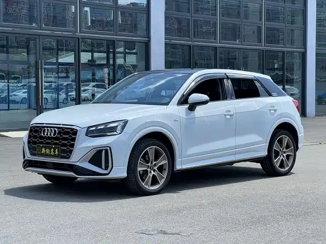 Audi Q2L 2022 35 TFSI Fashion Dynamic — фото 1