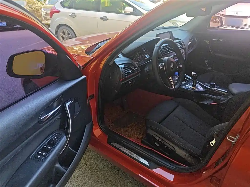 BMW 1 Series (Import) 2013 Facelift 118i Sport Model фото 13