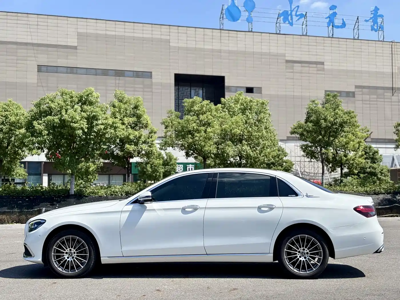 Mercedes-Benz E-Class 2023 E 260 L фото 21
