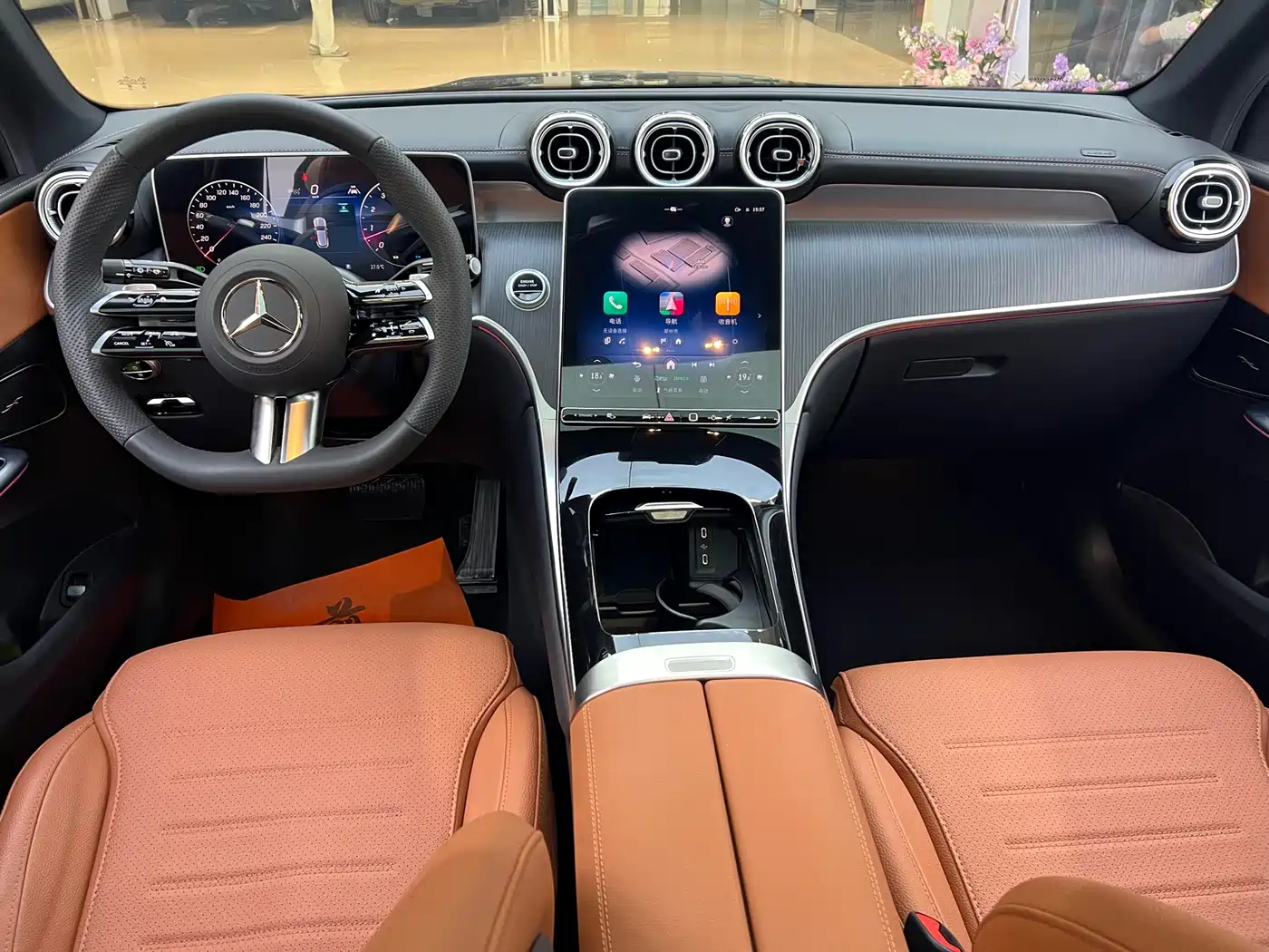 Mercedes-Benz GLC 2025 Model Year GLC 260 L 4MATIC Luxury фото 20