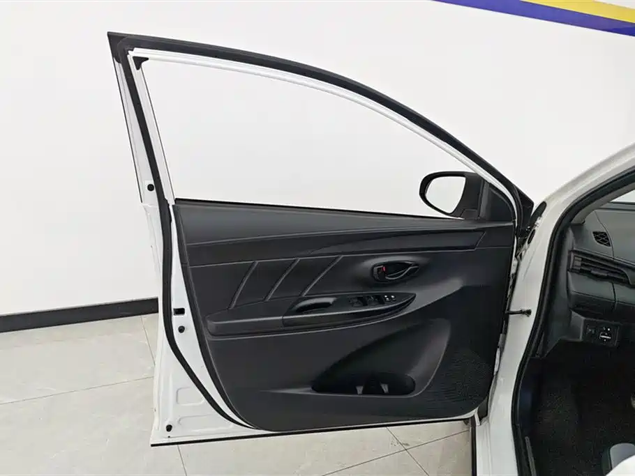 Toyota YARiS L Zhi Xuan 2020 Zhi Xuan X 1.5L CVT Leading фото 7