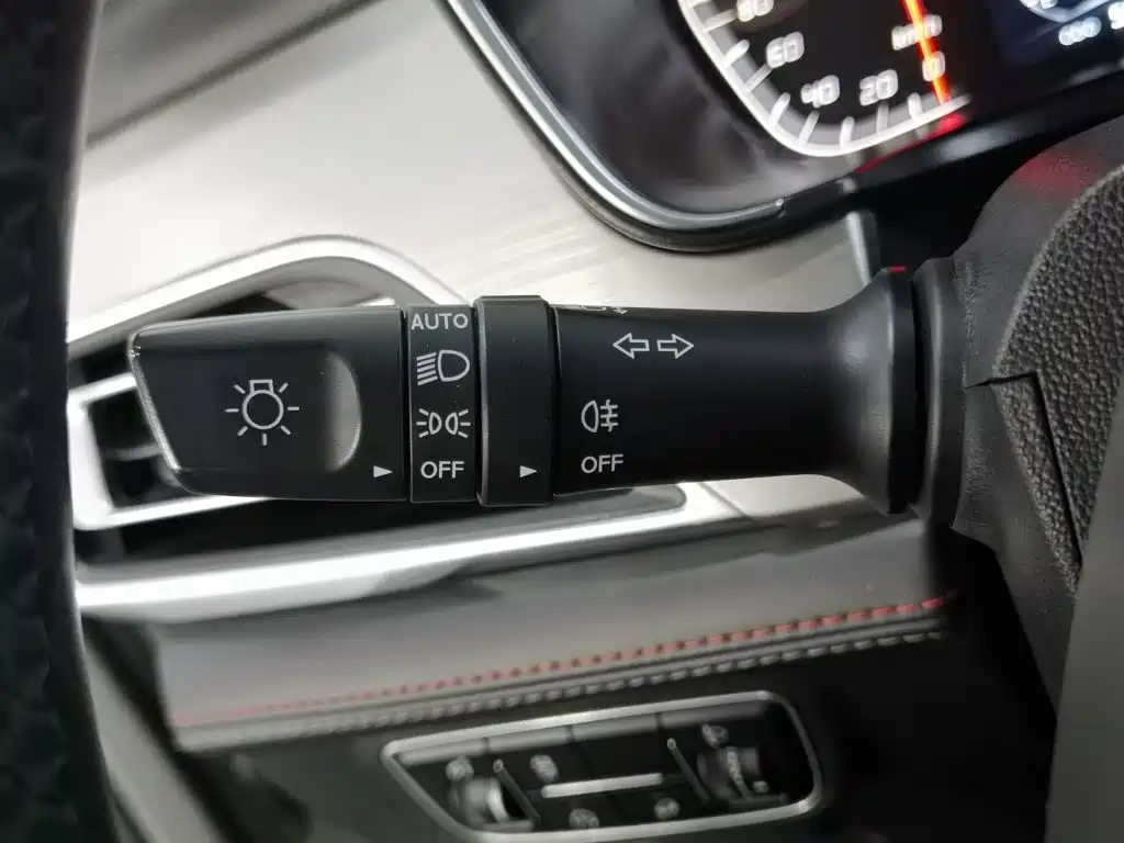 Фото 21 - Changan CS75