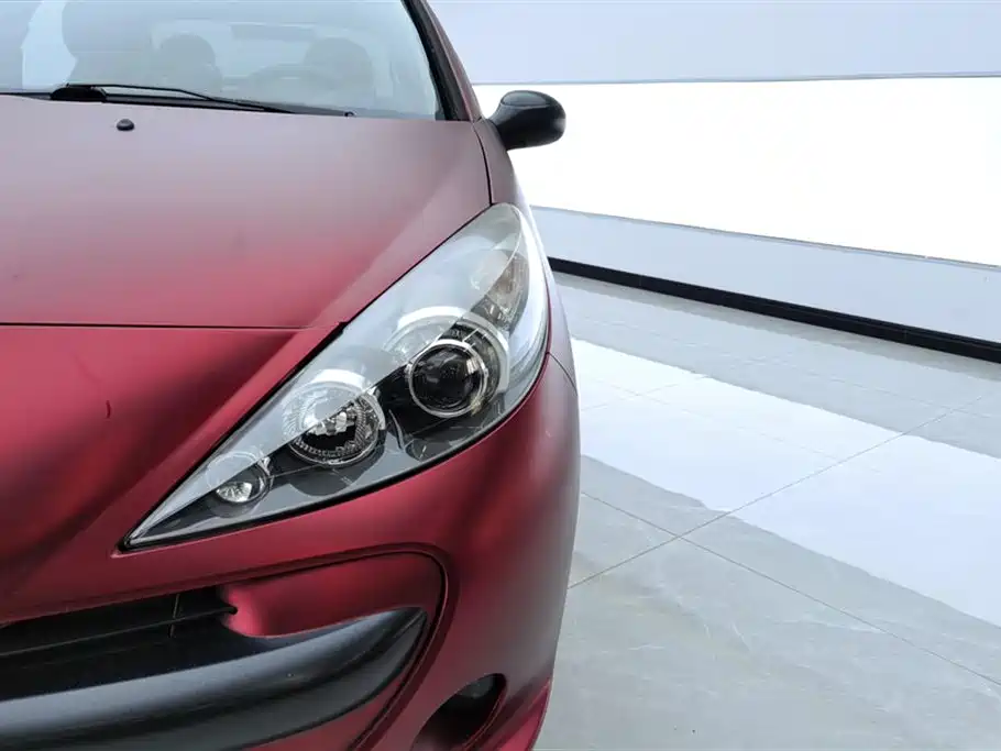 Peugeot 207 2011 Hatchback 1.4L Manual Joy Edition фото 5