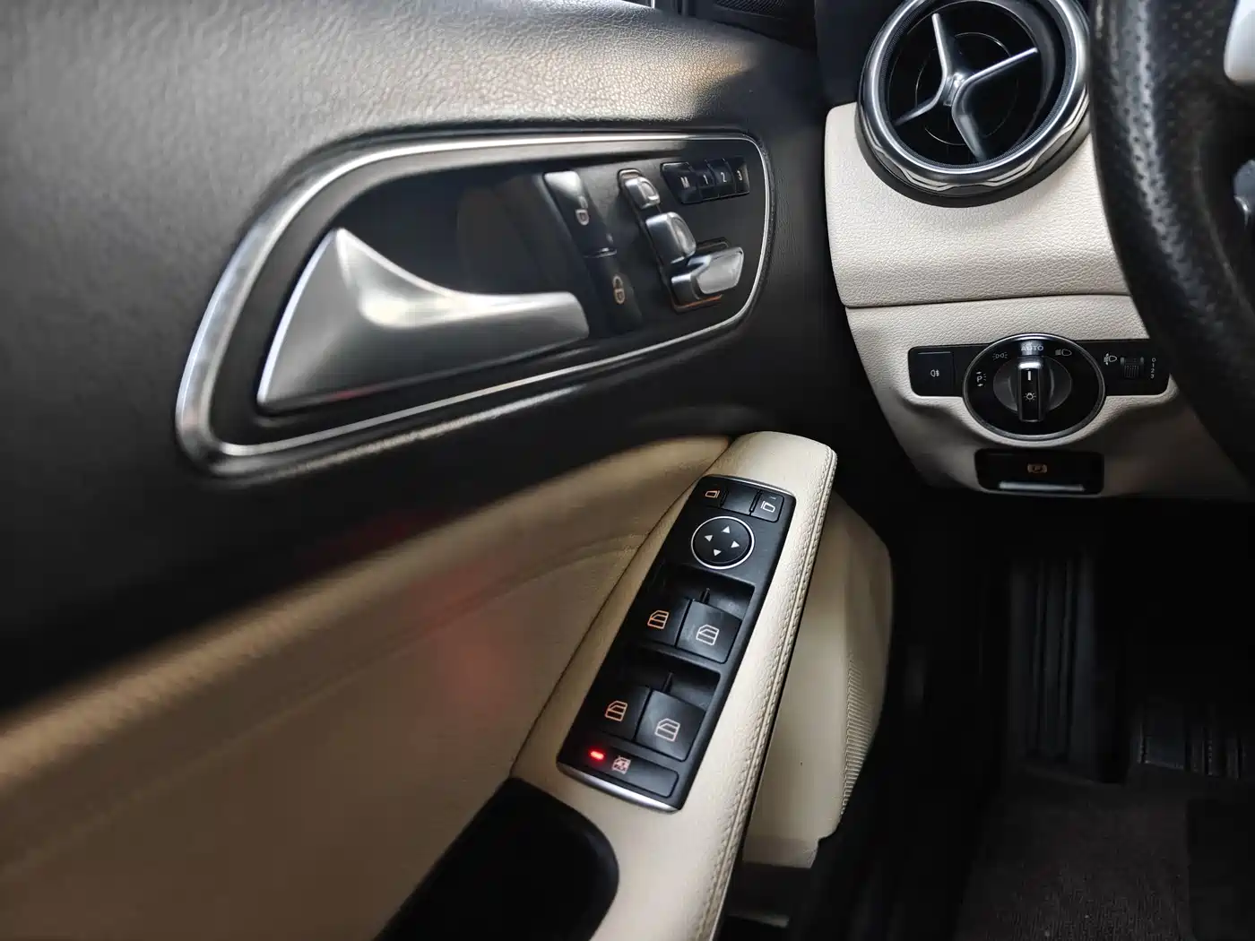 Mercedes-Benz GLA 2019 GLA 200 Dynamic фото 23