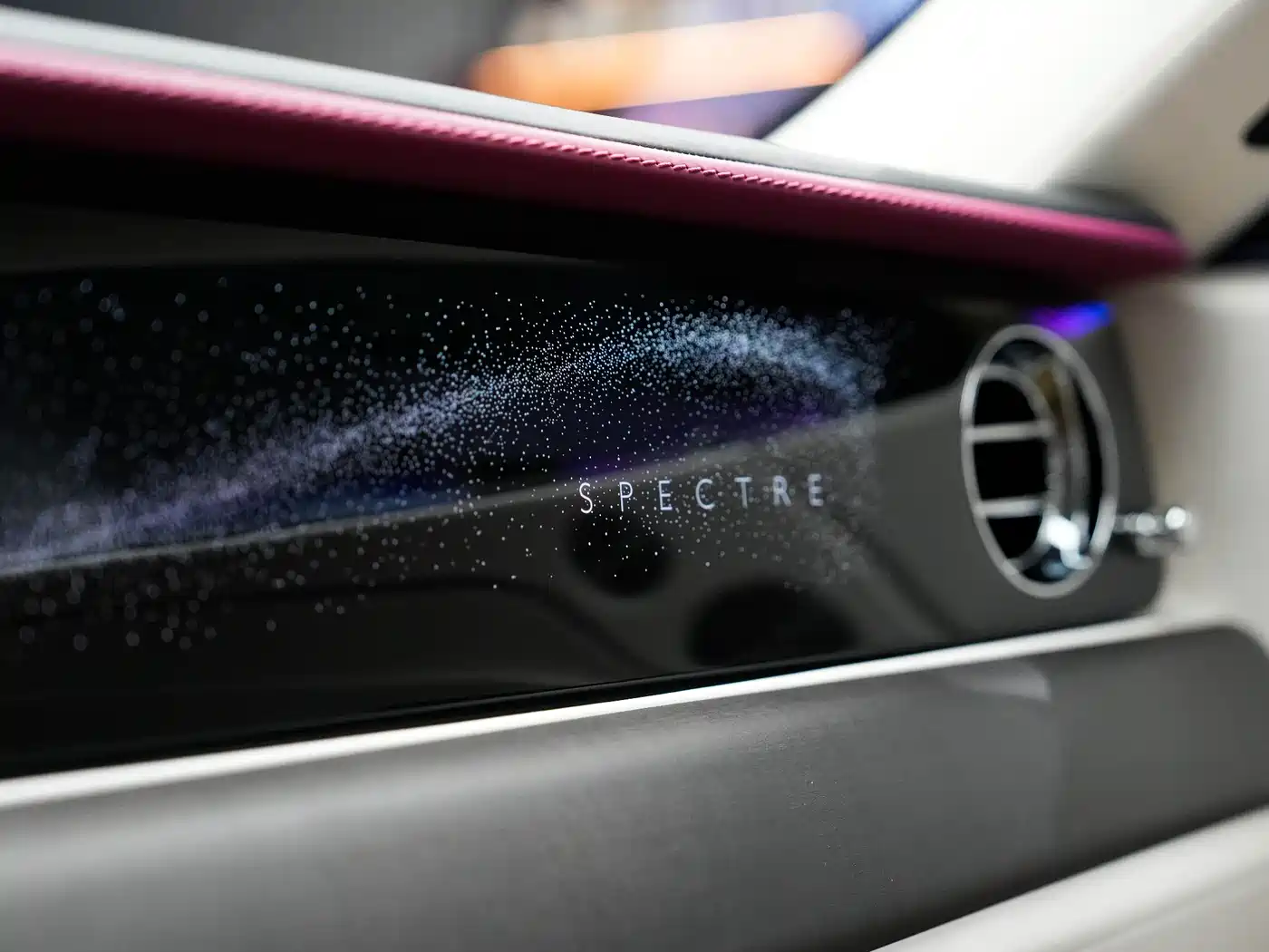 Rolls-Royce Spectre 2024 Standard Model фото 23