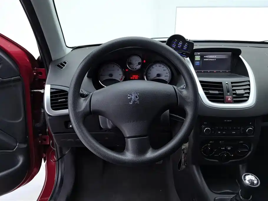 Peugeot 207 2011 Hatchback 1.4L Manual Joy Edition фото 15