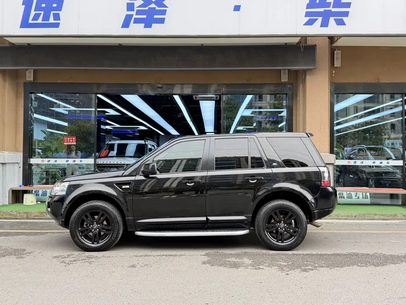 Land Rover Freelander 2 2013 2.2T SD4 SE Diesel Version фото 11