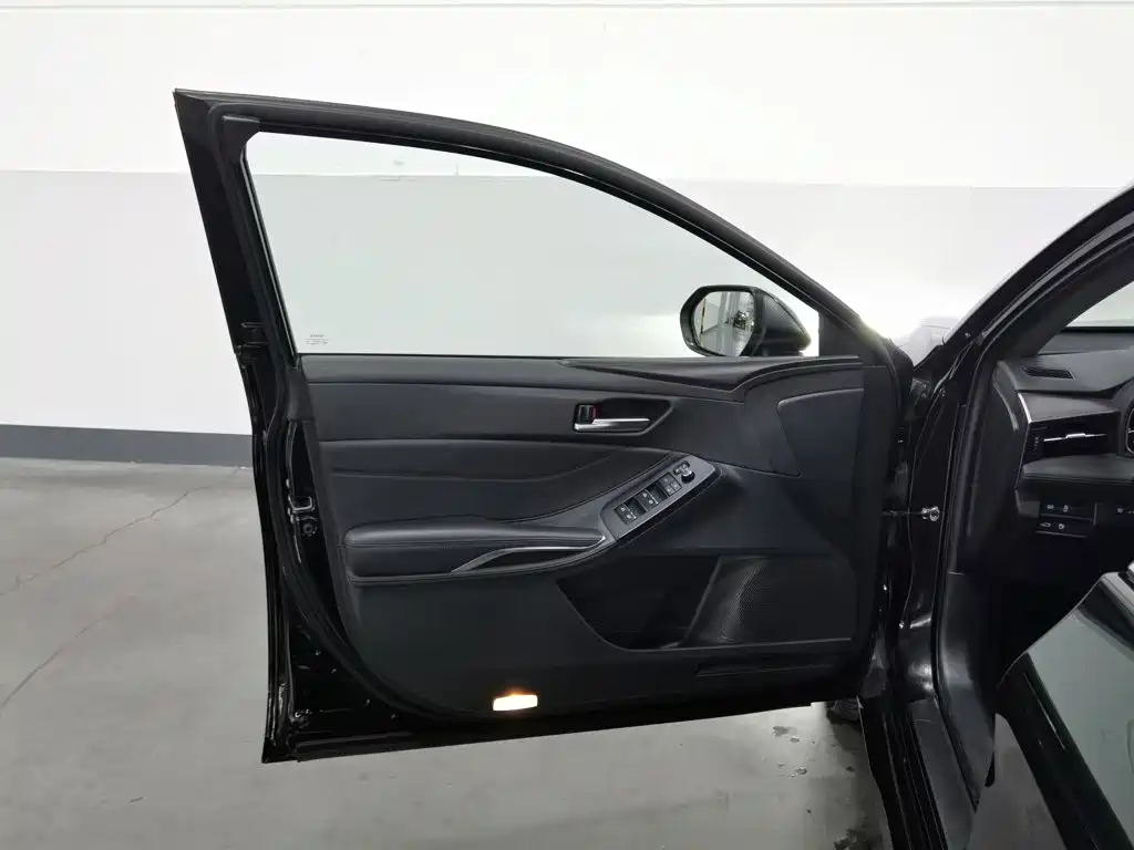 Toyota Avalon 2020 2019 2.0L Progressive Edition (China VI)