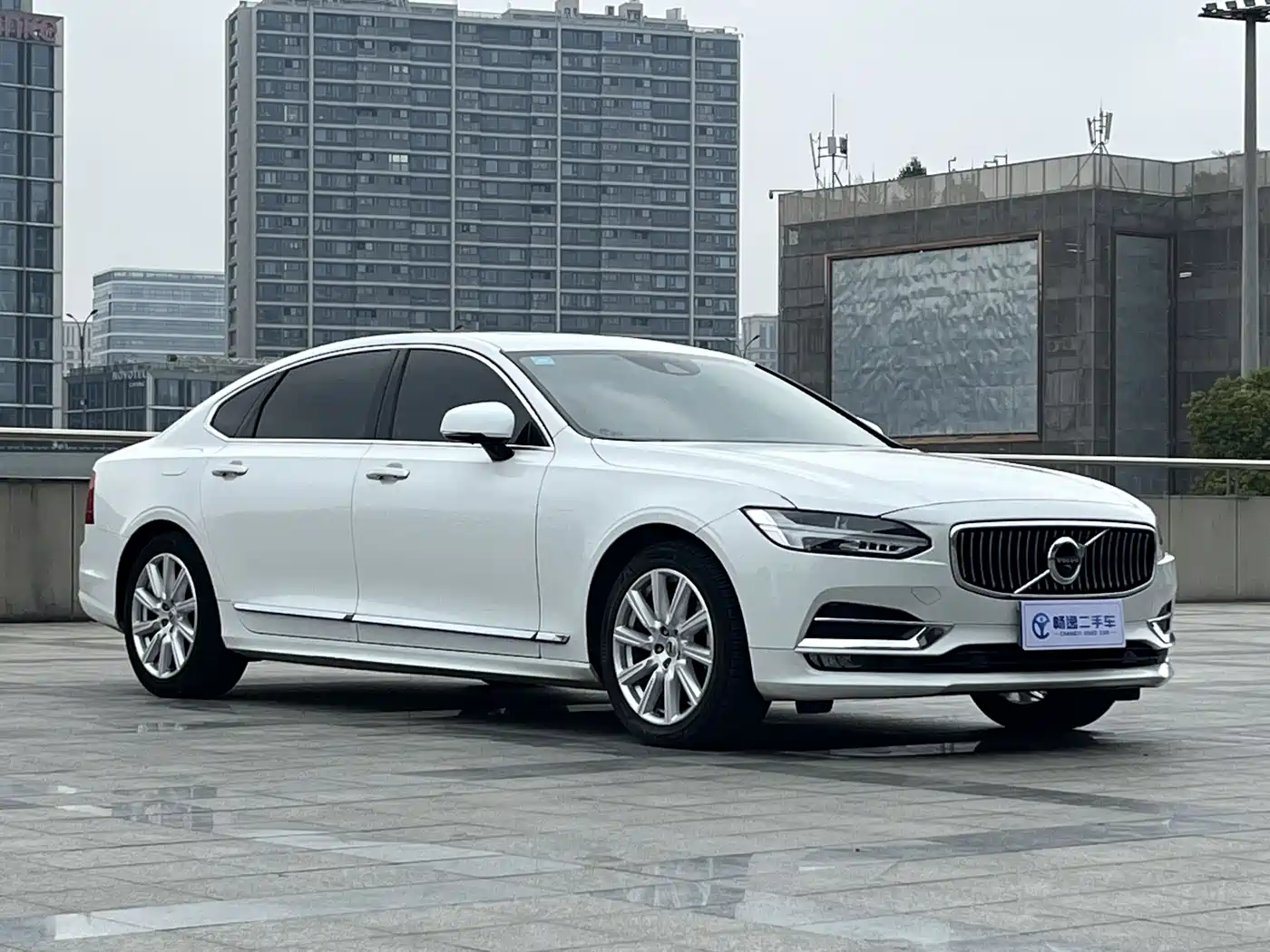Фото 3 - Volvo S90