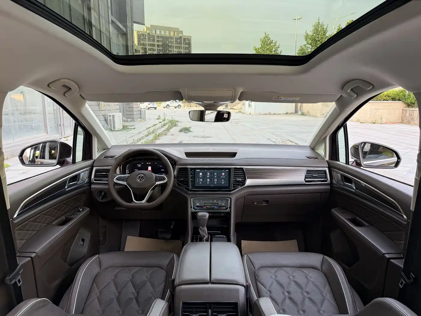 Volkswagen Viloran 2022 380TSI Premium Edition фото 4
