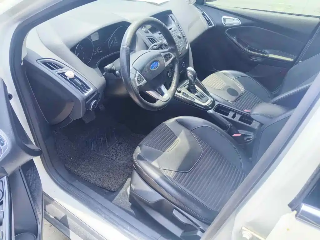 Photo 8 - Ford Focus