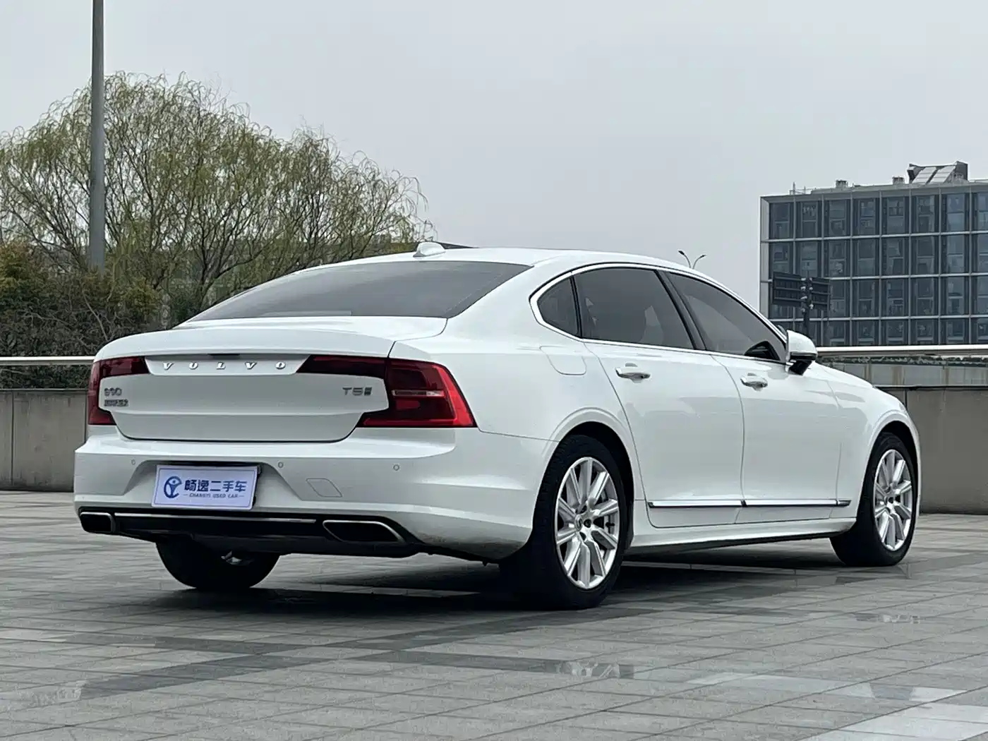 Фото 4 - Volvo S90