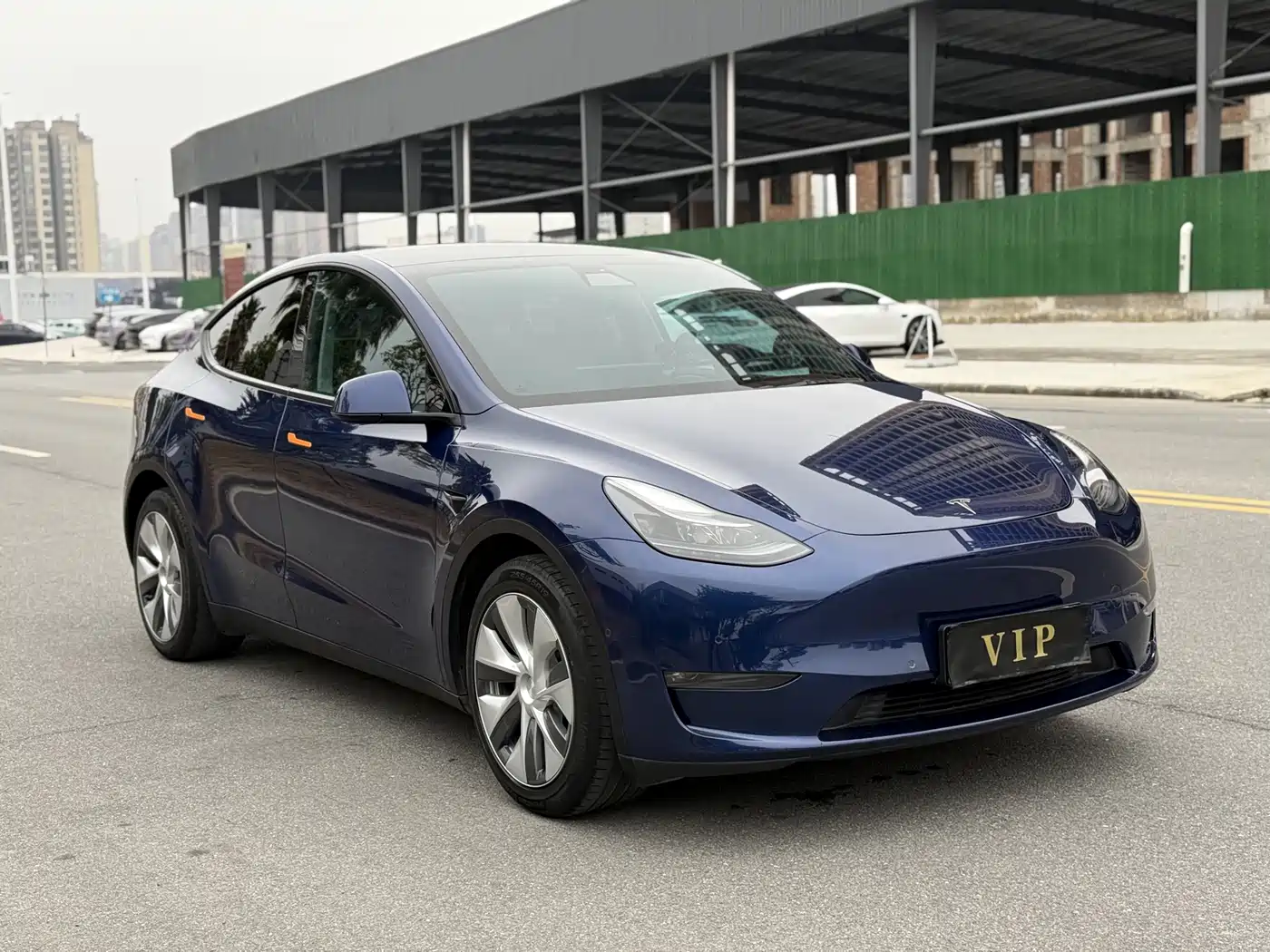 TESLA MODEL Y