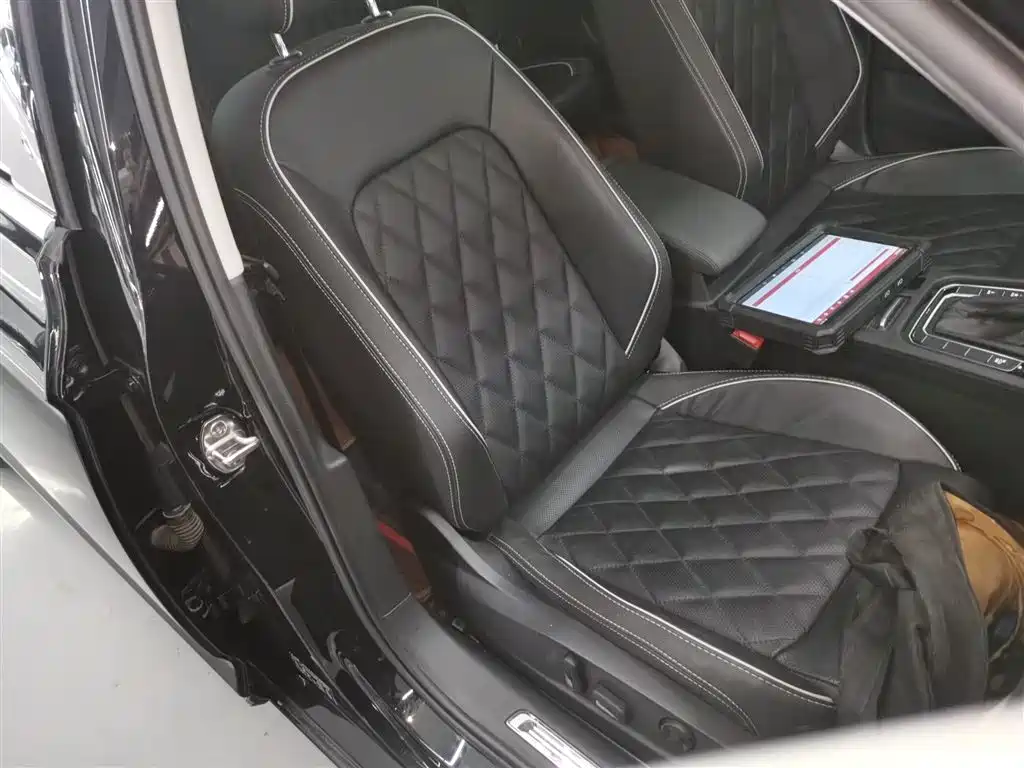 Volkswagen Magotan GTE Plug-in Hybrid 2022 GTE Luxury фото 17